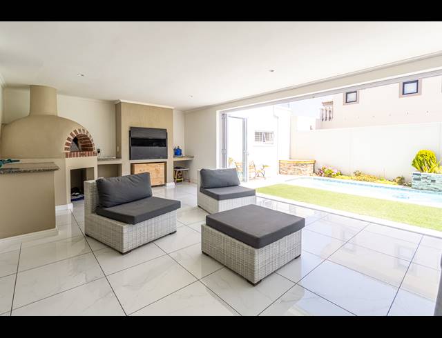 5 BEDROOM FREEHOLD FOR SALE IN PARKLANDS NORTH